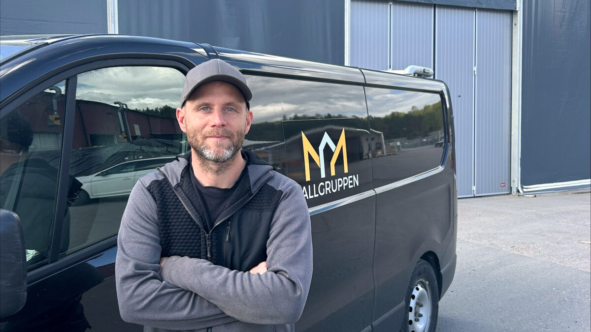 Robert Bönström, ansvarig servicemontör på Hallgruppen